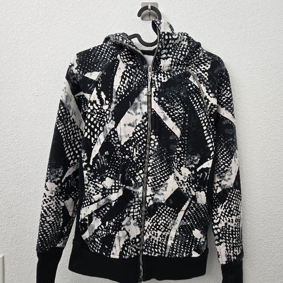 lululemon athletica Jackets & Blazers - Lululemon Black and White Patterned Hoodie